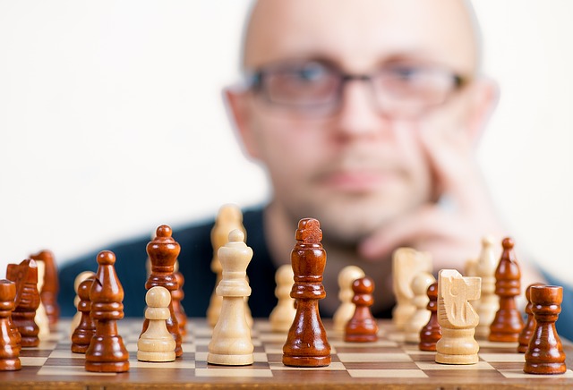 přemýšlení u šachů